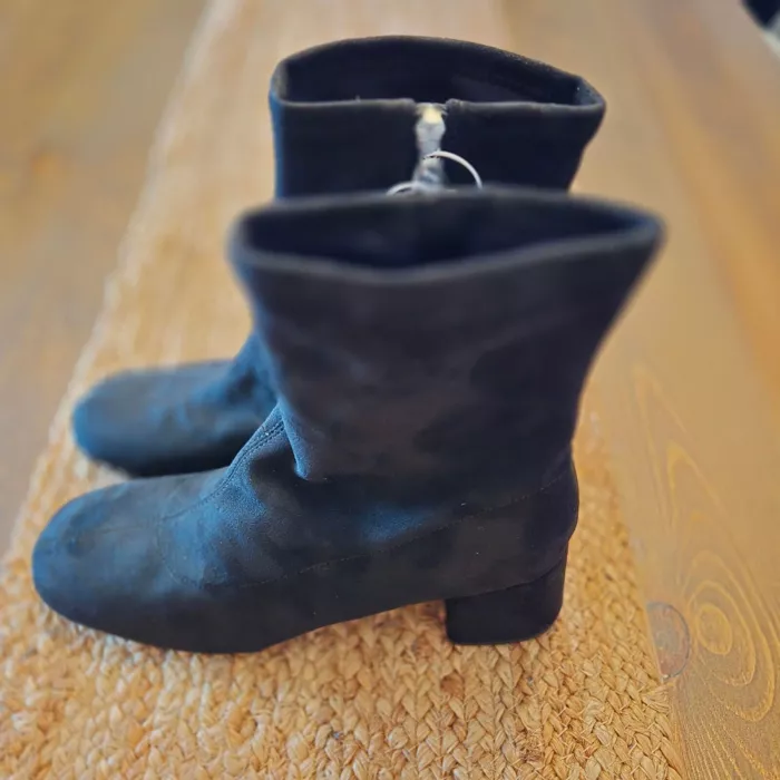 Women's Chunky Heel Boots - Dolly Black Stylish & Comfortable, Size 8.5