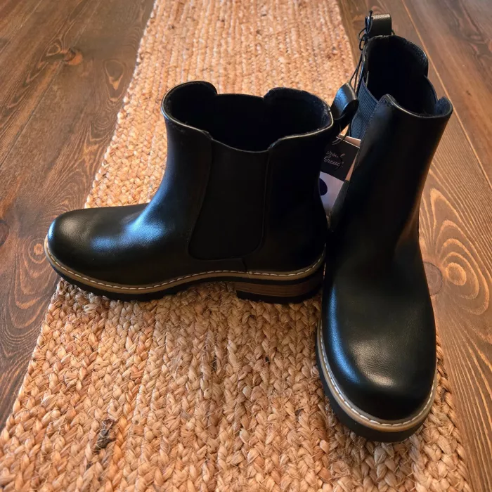 Women's Boots with Memory Foam Insole - Celina Black Size 6