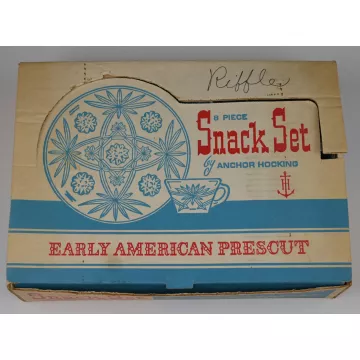 Anchor Hocking Prescut Clear Pattern - Snack Set - 4 Snack Plates & Cups