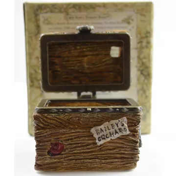 Boyds Bears Candice's Apple Crate With Doc McNibble - Resin Treasure Box